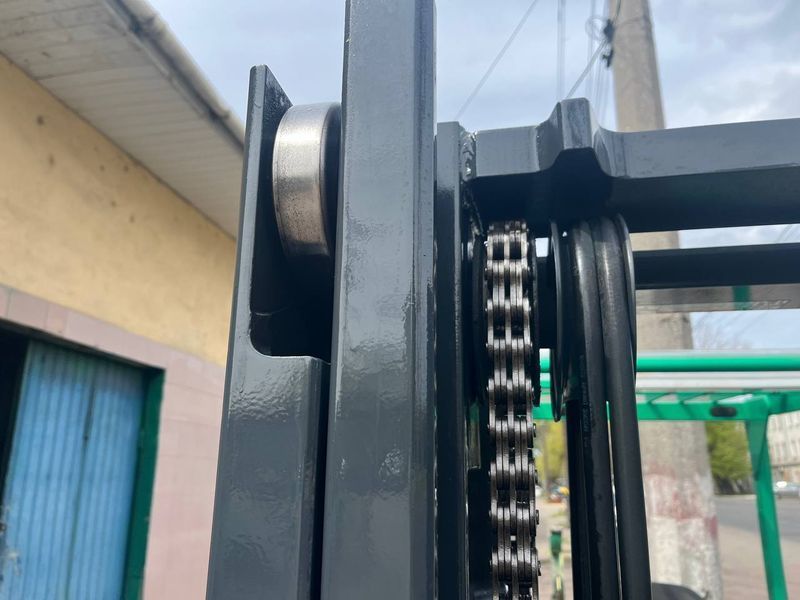 Вилочный погрузчик Mitsubishi FG40NT 264 фото