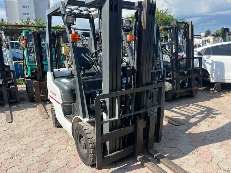 Погрузчик вилочный   Nissan FG15 269 фото