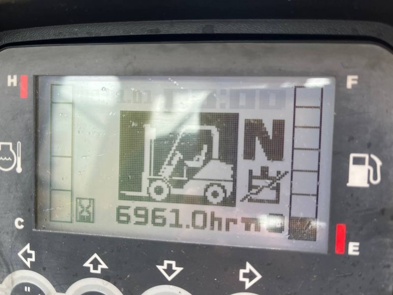 Погрузчик вилочный Nissan-Unicarriers FHD25 249 фото