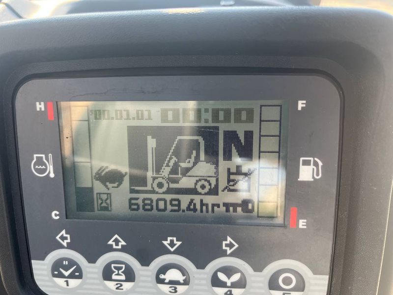 Погрузчик вилочный   Nissan-Unicarriers FGE15T 272 фото