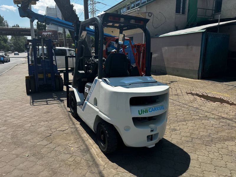 Навантажувач вилковий Nissan-Unicarriers  FHD25T5 139 фото